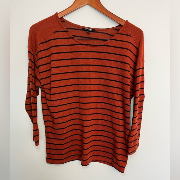 5/20$ Georges Orange Striped Top size medium - Picture 2 of 4